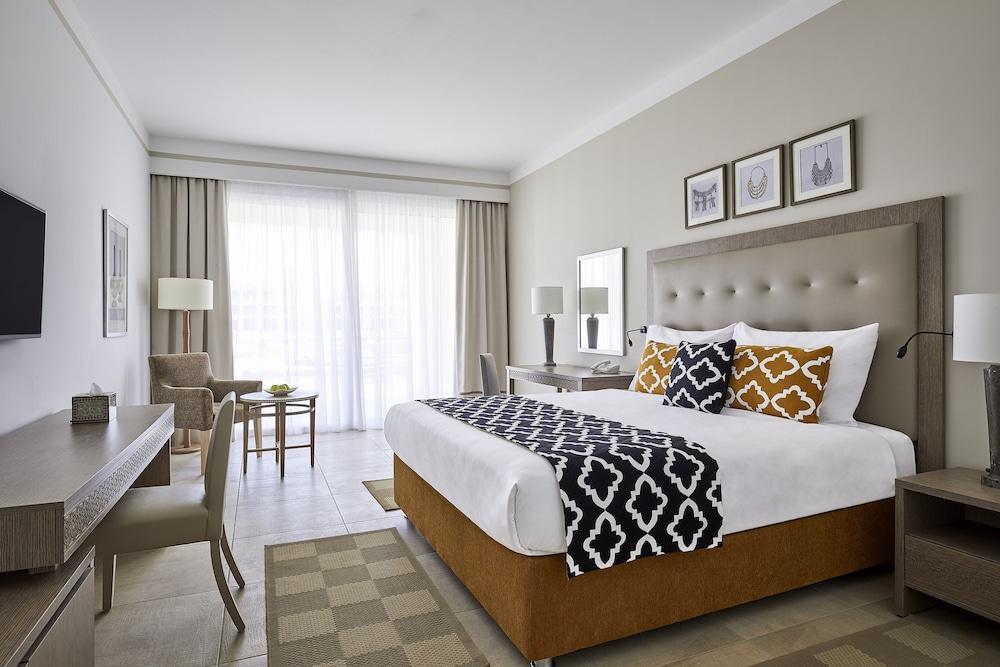 Steigenberger Resort Alaya Marsa Alam - Red Sea - Adults Friendly 16 Years Plus Coraya Bay Eksteriør bilde A bedroom at the hotel